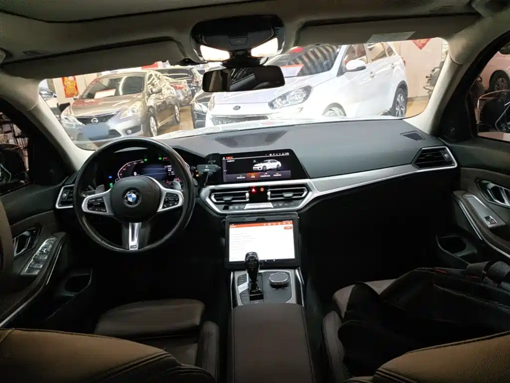 BMW 3 Series 2020 325Li M Sport Black Night Package фото 10
