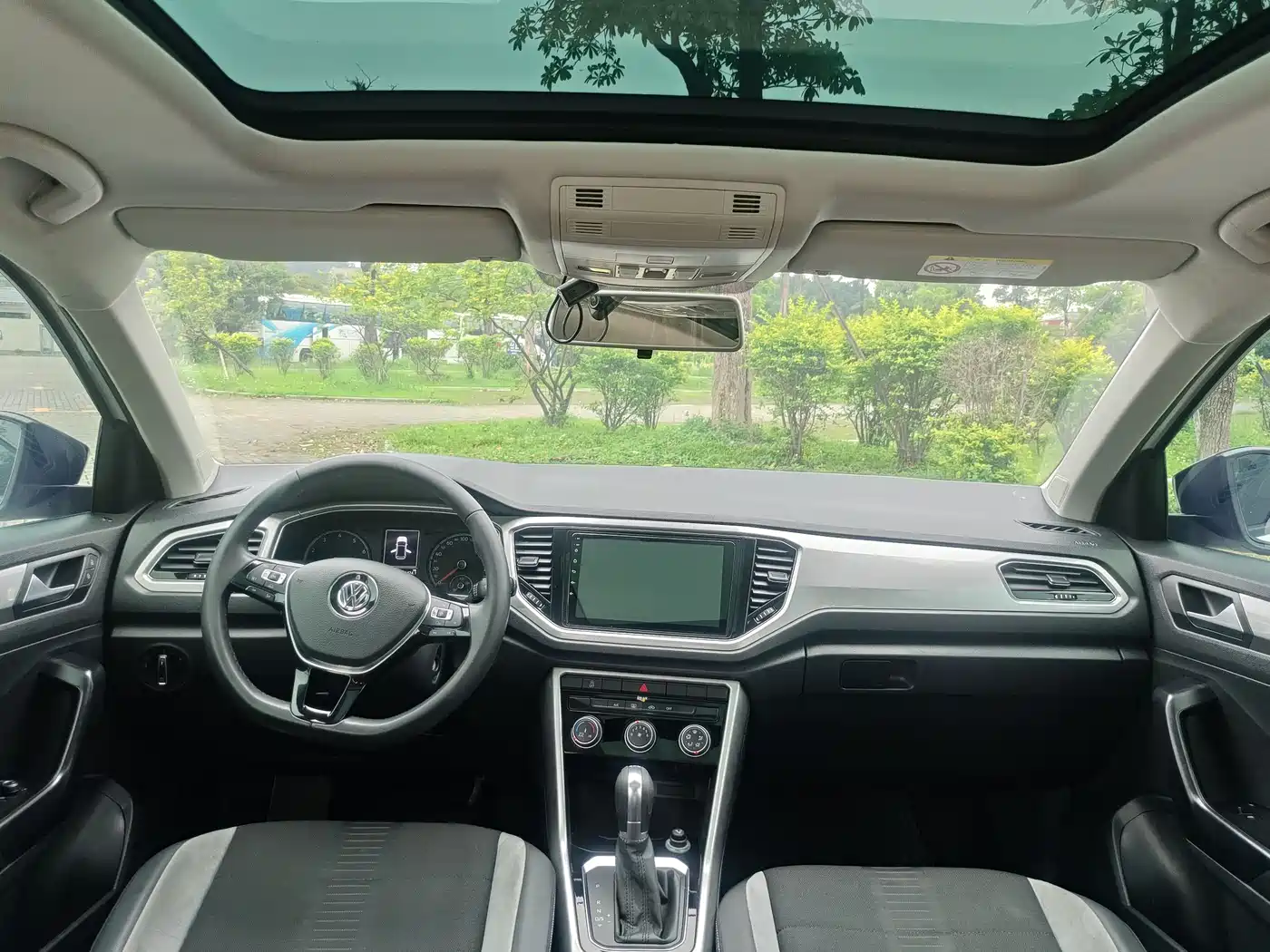 Volkswagen T-ROC 2019 230TSI DSG 2WD Fashion Type China VI фото 7
