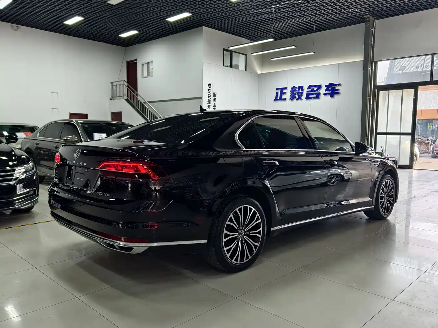 Volkswagen Phideon 2016 380TSI 2WD Ultimate Edition фото 18