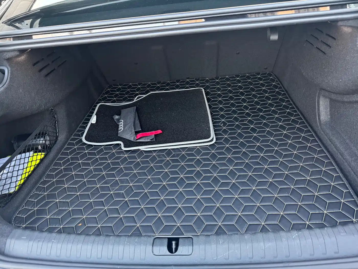 Audi A7L 2024 45 TFSI quattro S-line Black Warrior Edition фото 13
