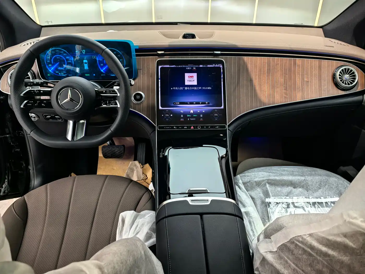 Mercedes-Benz EQE SUV 2024 500 4MATIC Pioneer Edition фото 6