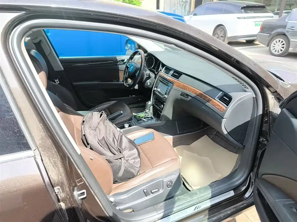 Škoda Superb 2013 2.0TSI DSG Executive Edition фото 25