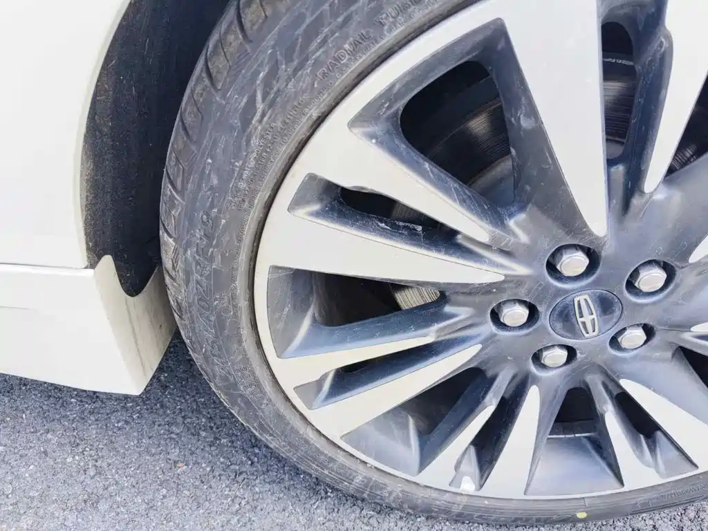 Photo 7 - Lincoln MKZ
