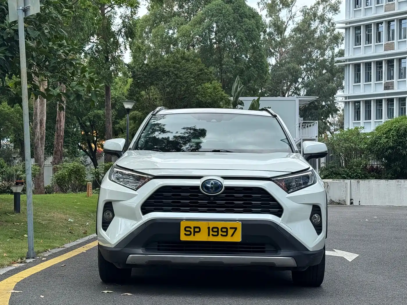 Toyota RAV4 Rongfang 2021 Hybrid 2.5L E-CVT AWD Elite PLUS Edition фото 2