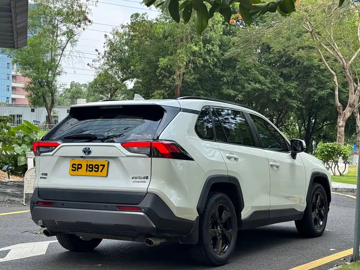 Toyota RAV4 Rongfang 2021 Hybrid 2.5L E-CVT AWD Elite PLUS Edition фото 7