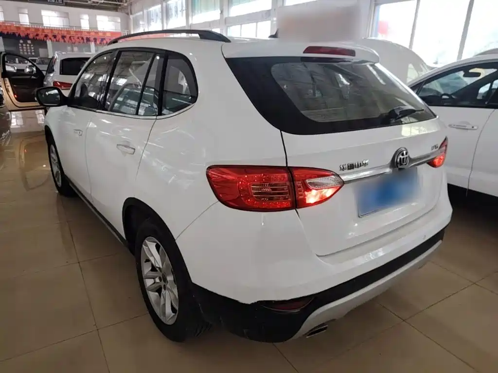2015 Zhonghua V5