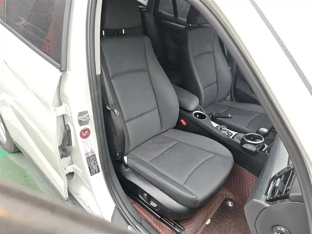 BMW X1 2013 sDrive18i Leading фото 20