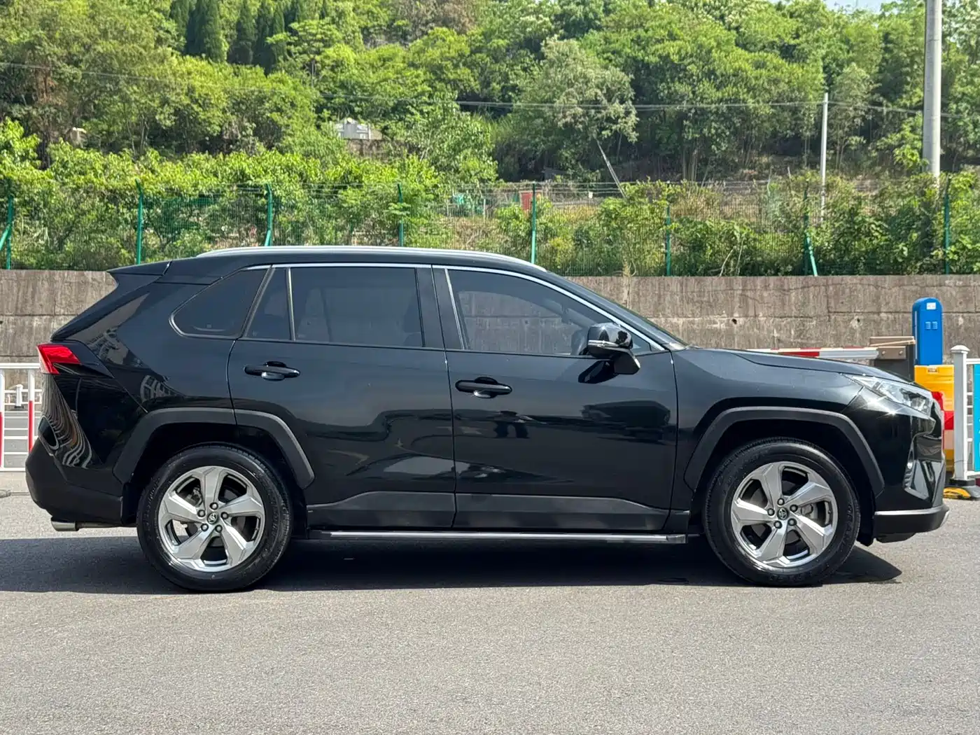 Toyota RAV4 Rongfang 2022 2.0L CVT 2WD Trend Edition фото 4