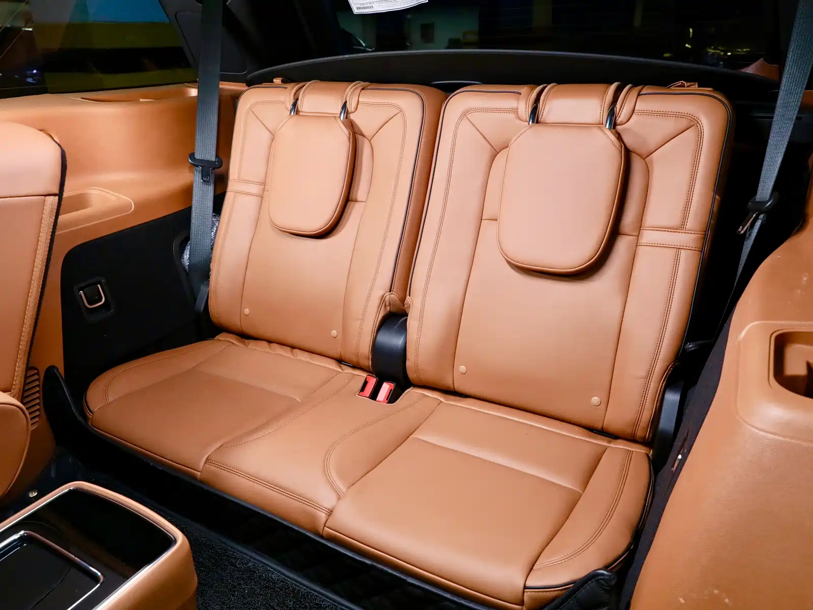 Photo 13 - Lincoln Aviator