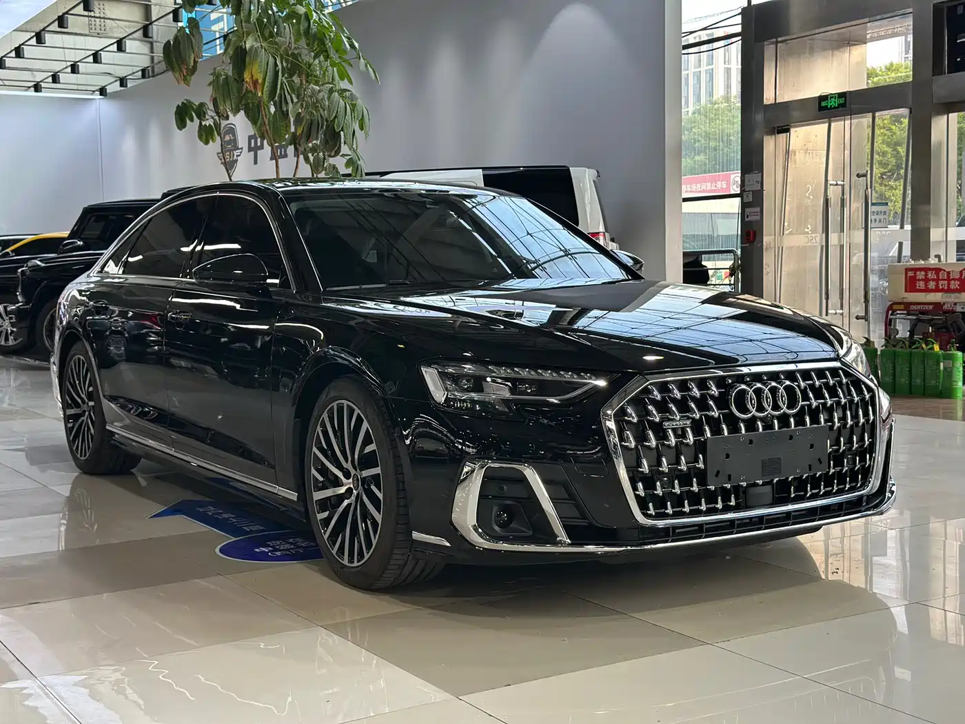 Audi A8 2025 A8L 50 TFSI quattro Exclusive Selection фото 2