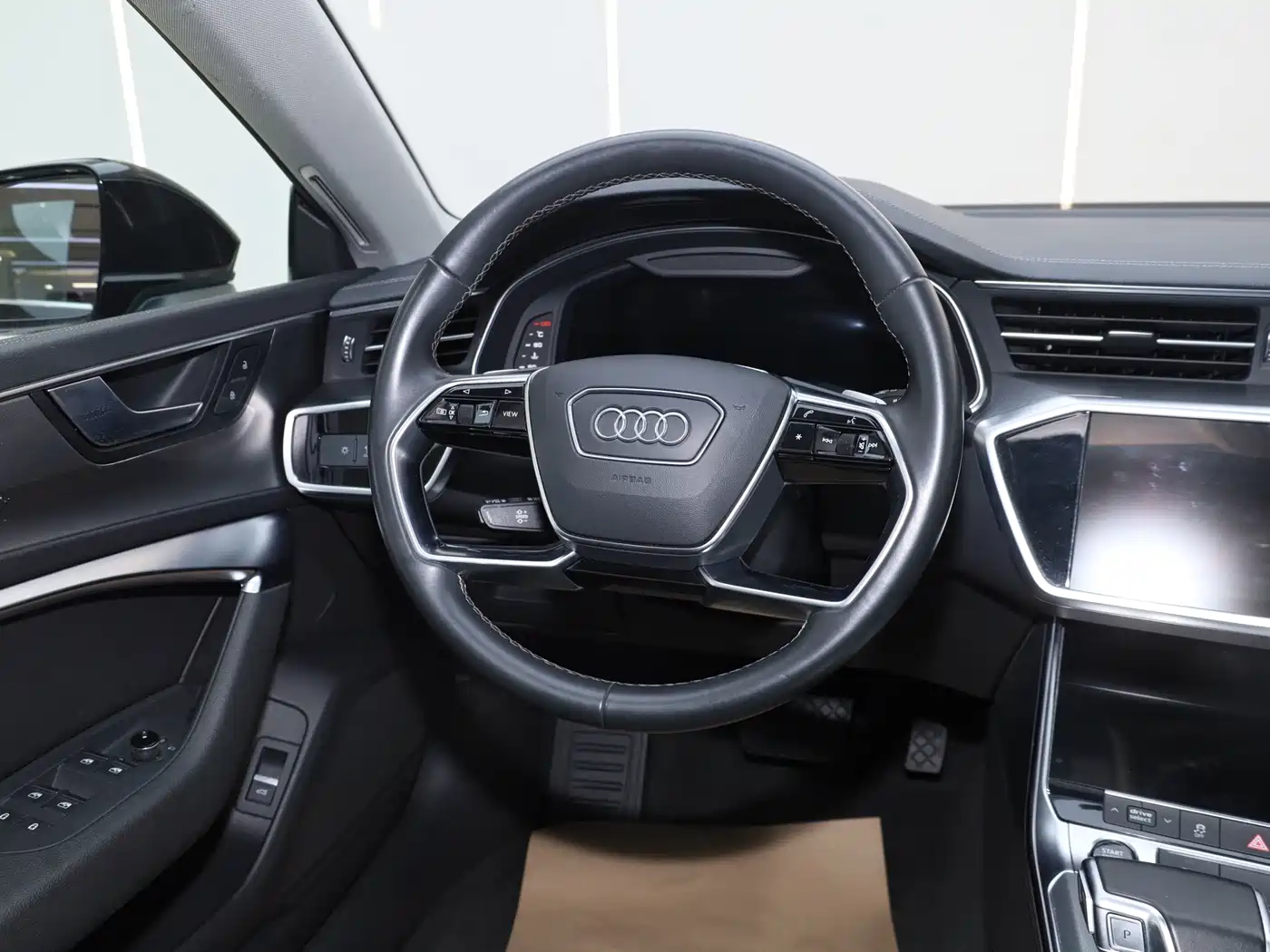 Audi A7L 2024 45TFSI S-line Dream Edition Crystal Package фото 23