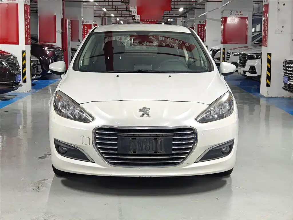 Peugeot 308 2014 Model Joy Edition Classic 1.6L Manual Superior Style фото 18