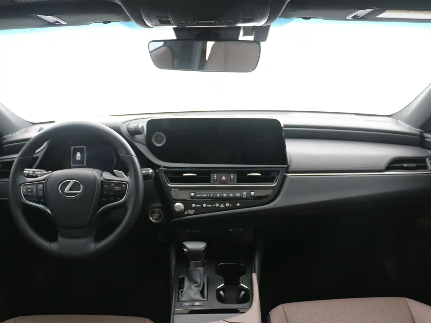 Lexus ES 2022 300h Ultimate Edition фото 10