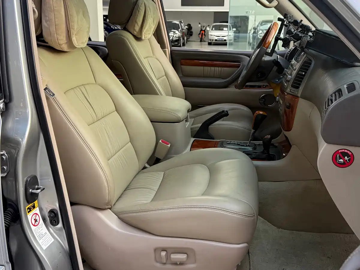 Lexus LX 2003