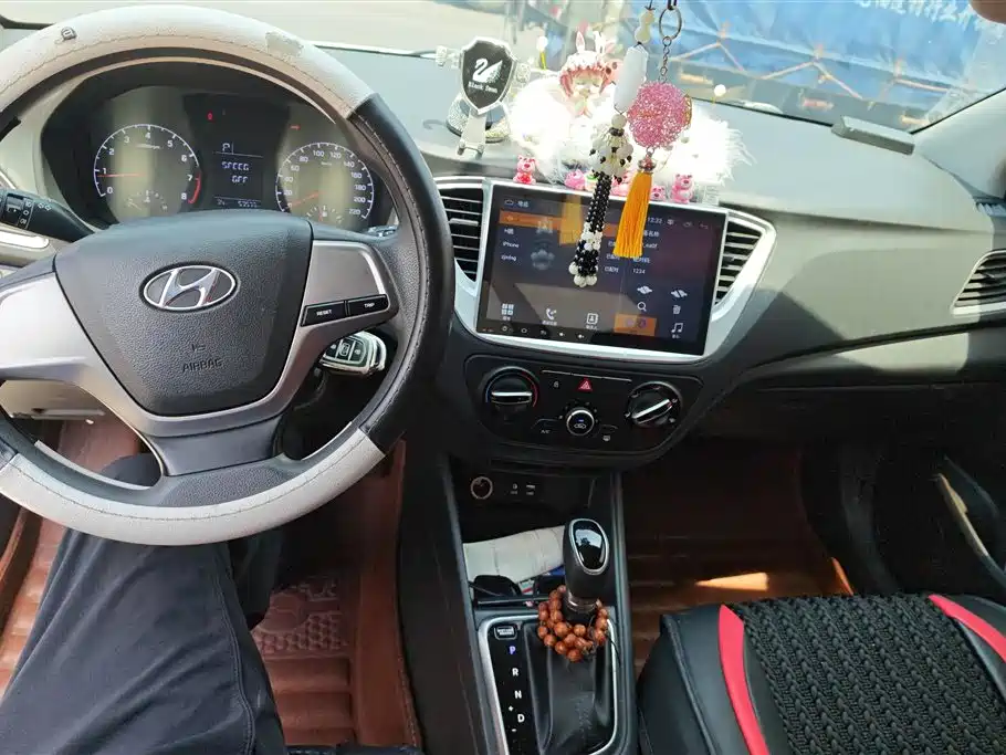 Hyundai Verna 2016 1.4L Automatic Cool Edition GLS фото 12