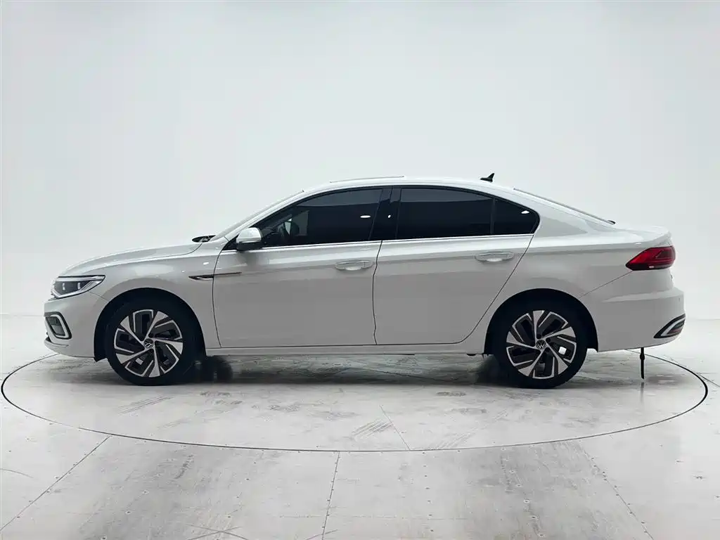 Volkswagen Bora 2023 280TSI DSG Prestige Edition фото 7