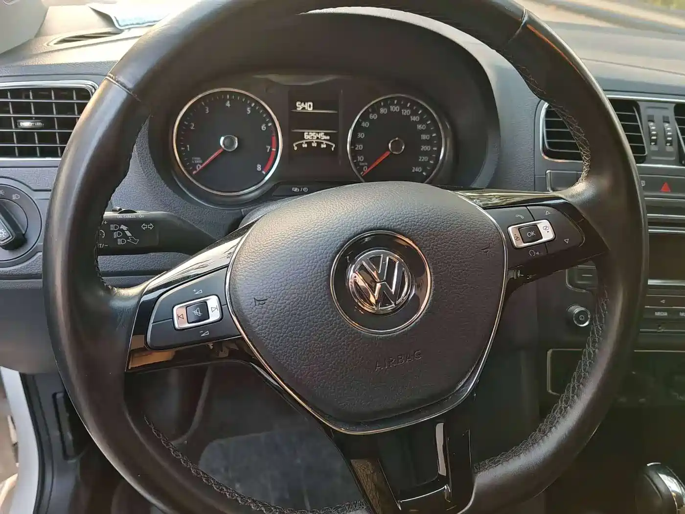 Volkswagen Polo 2016 1.6L Automatic Comfort фото 4