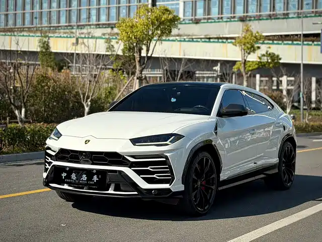 Lamborghini Urus 2020