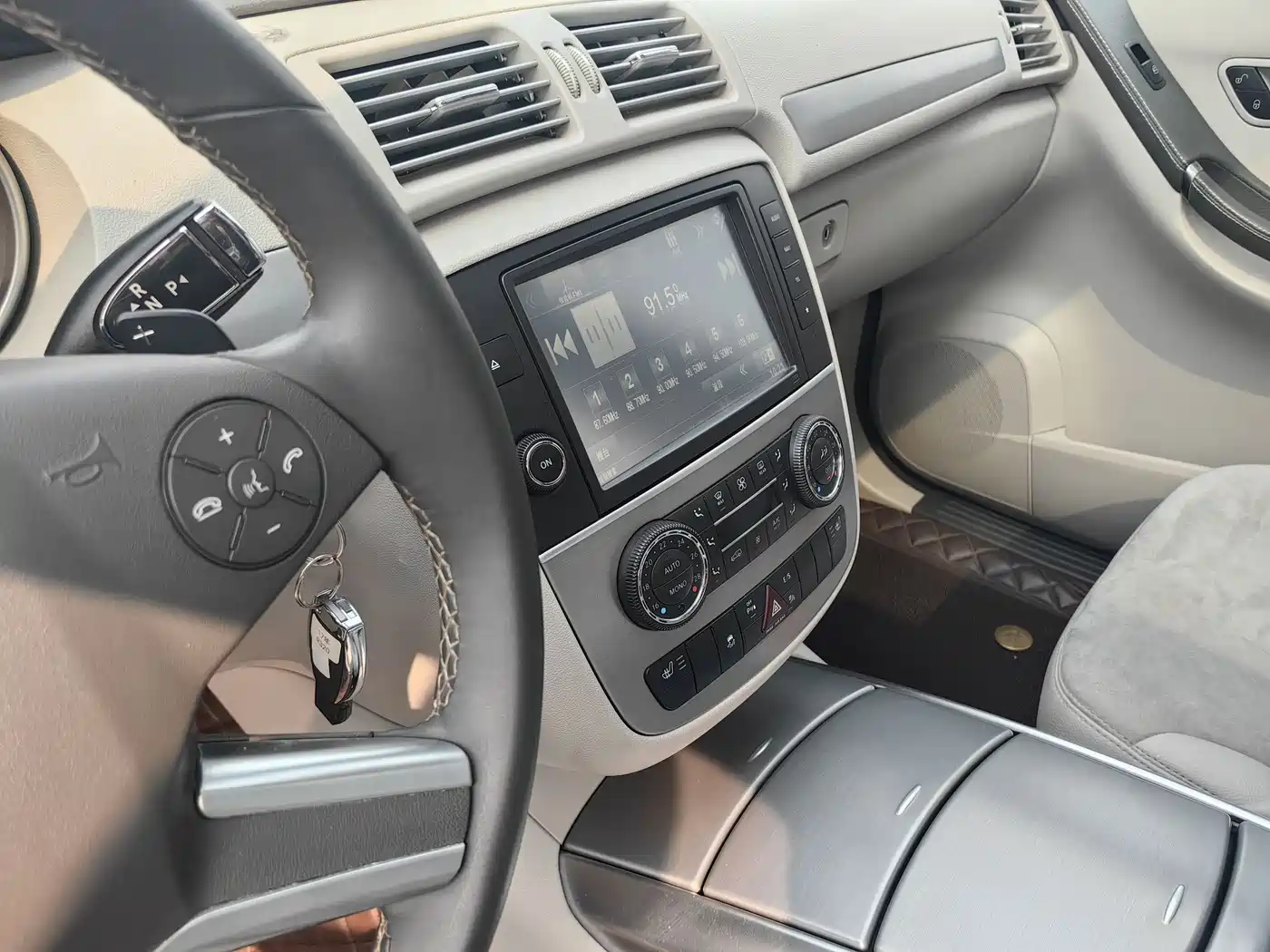 Mercedes-Benz R-Class 2014 R 320 4MATIC Business фото 4