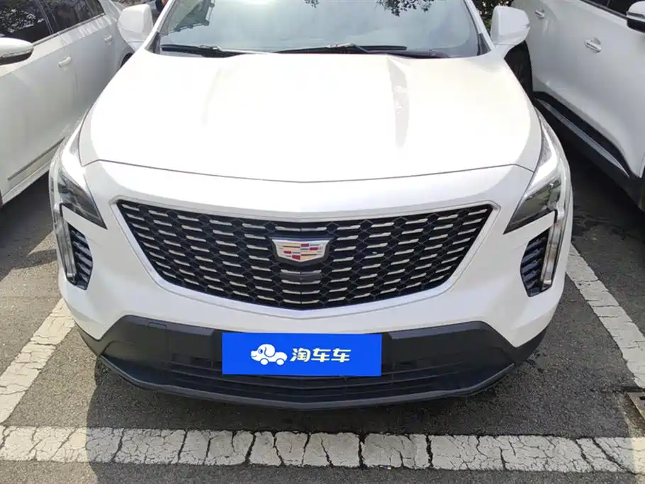 CADILLAC XT4