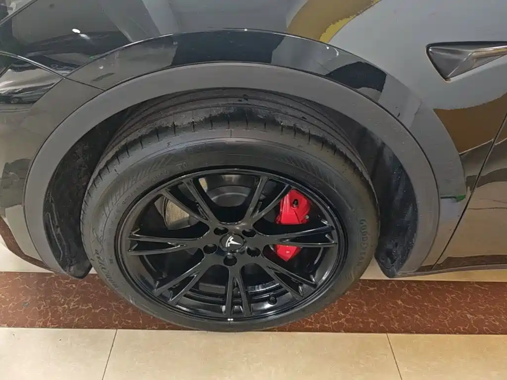 Фото 23 - Tesla Model Y