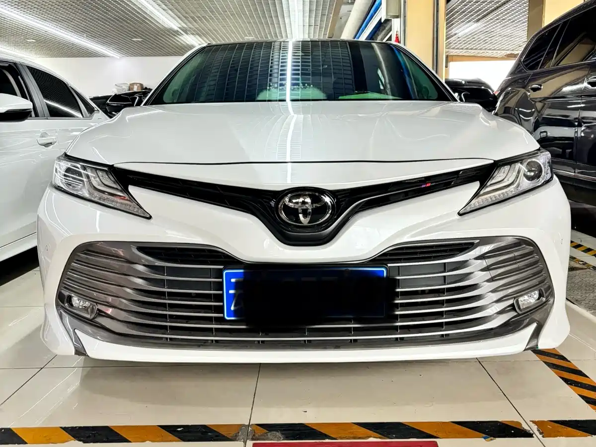 Toyota Camry 2021 2.5G Luxury Edition фото 2