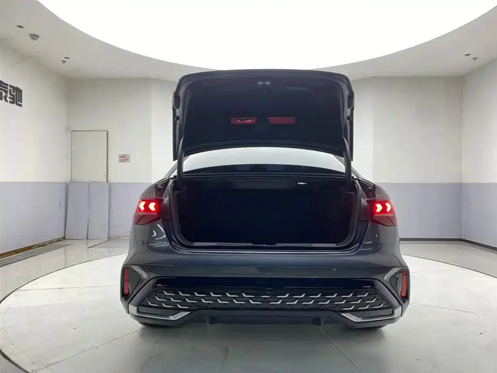 Audi A3 2025 2025 Facelift A3L Limousine 35TFSI Flying Spur Premium