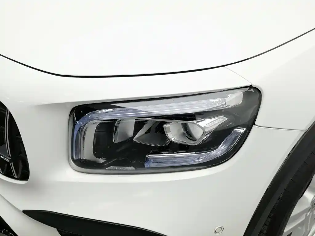 Mercedes-Benz GLB, миниатюра 7