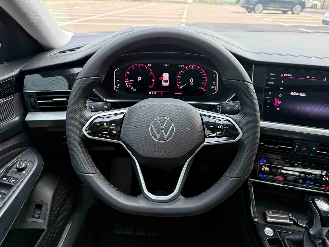 Volkswagen Passat 2022 330TSI Starlight Luxury Edition фото 10