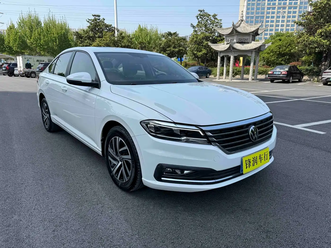 Volkswagen Lavida 2022 1.5L Auto Comfort Edition фото 3