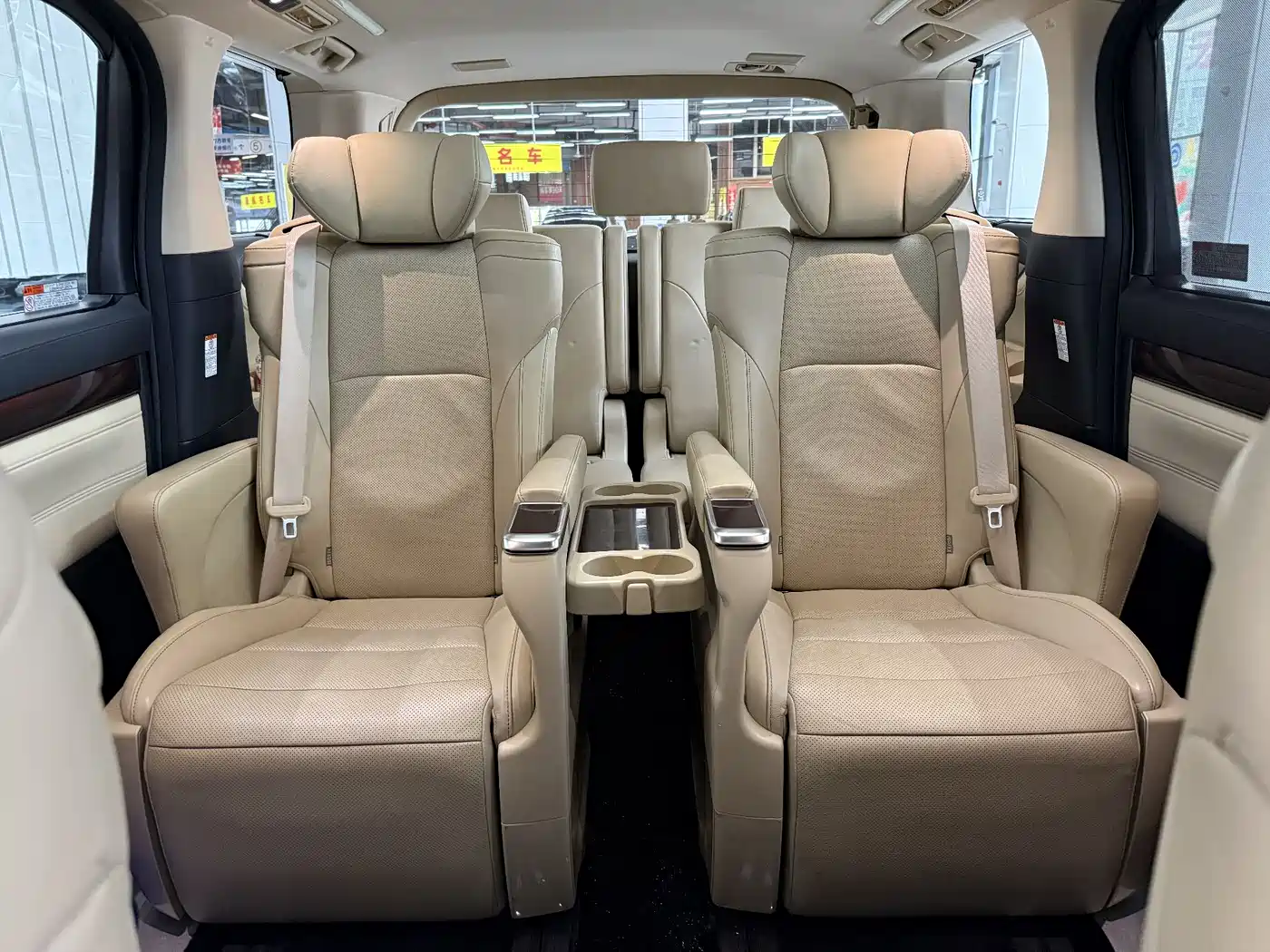Toyota Alphard 2018 3.5L Luxury фото 11