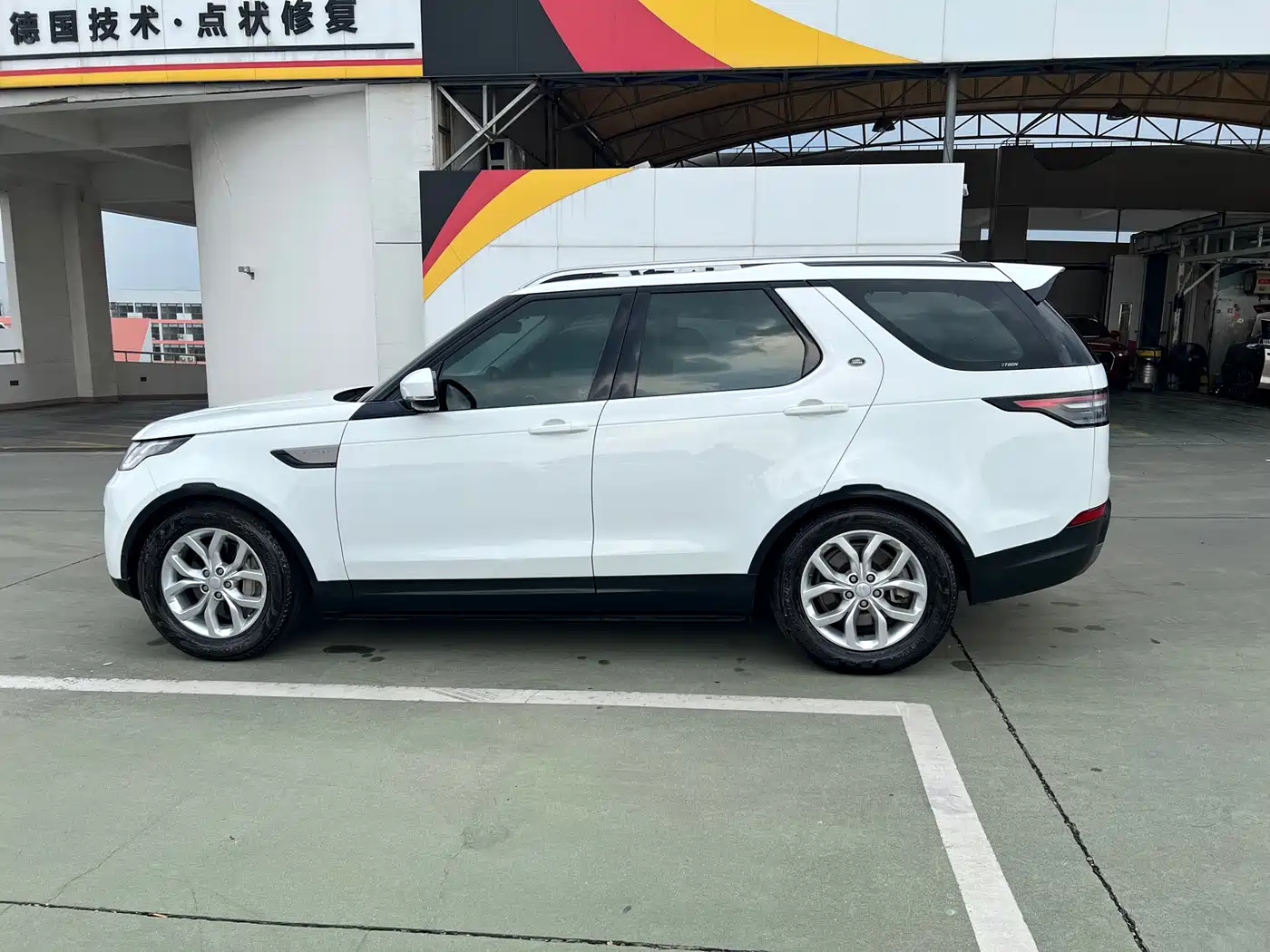 Land Rover Discovery 2020 3.0 SC V6 SE фото 4