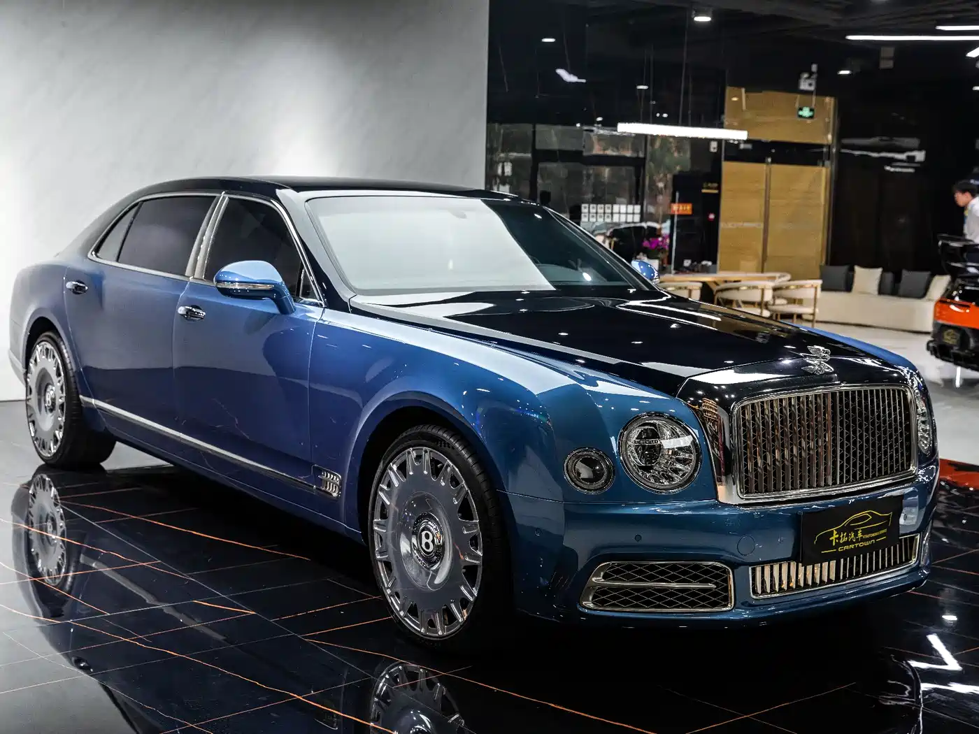 Bentley Mulsanne 2017 6.8T Long Wheelbase фото 2