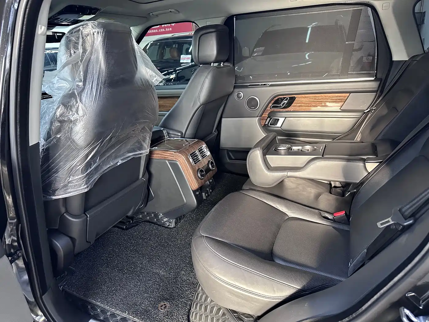 Land Rover Range Rover 2018 3.0 SC V6 Vogue Heritage Extended Edition фото 4