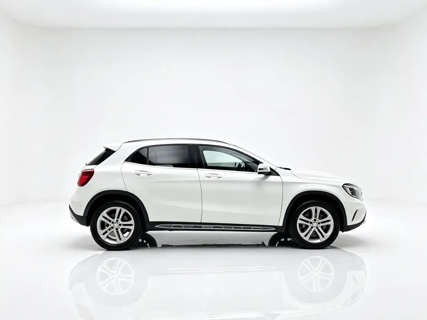 Mercedes-Benz GLA 2015 GLA 200 Dynamic фото 2