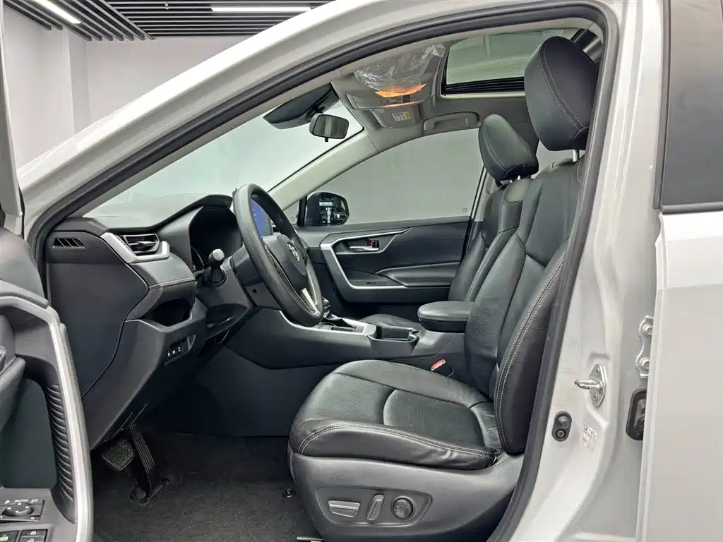 Toyota RAV4 Rongfang 2021 2.0L CVT 2WD Trend фото 15