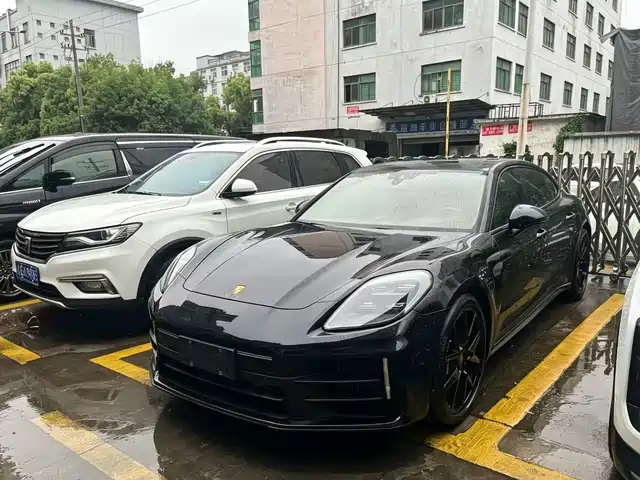 PORSCHE PANAMERA 2024