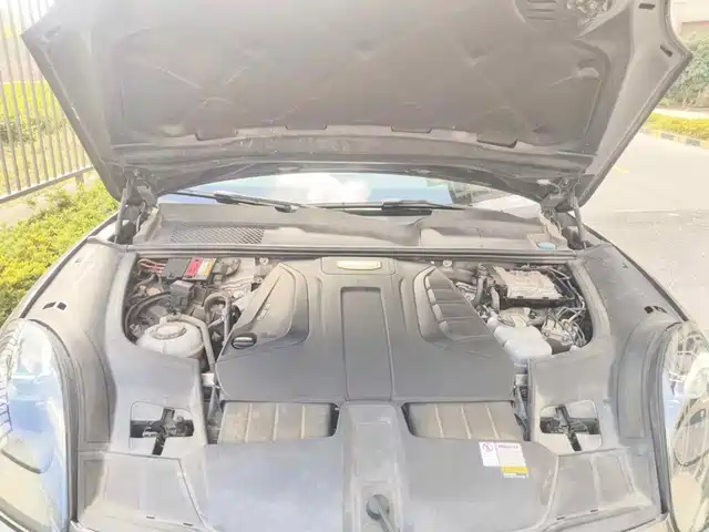 Porsche Cayenne New Energy 2021 Cayenne E-Hybrid 2.0T — фото 3