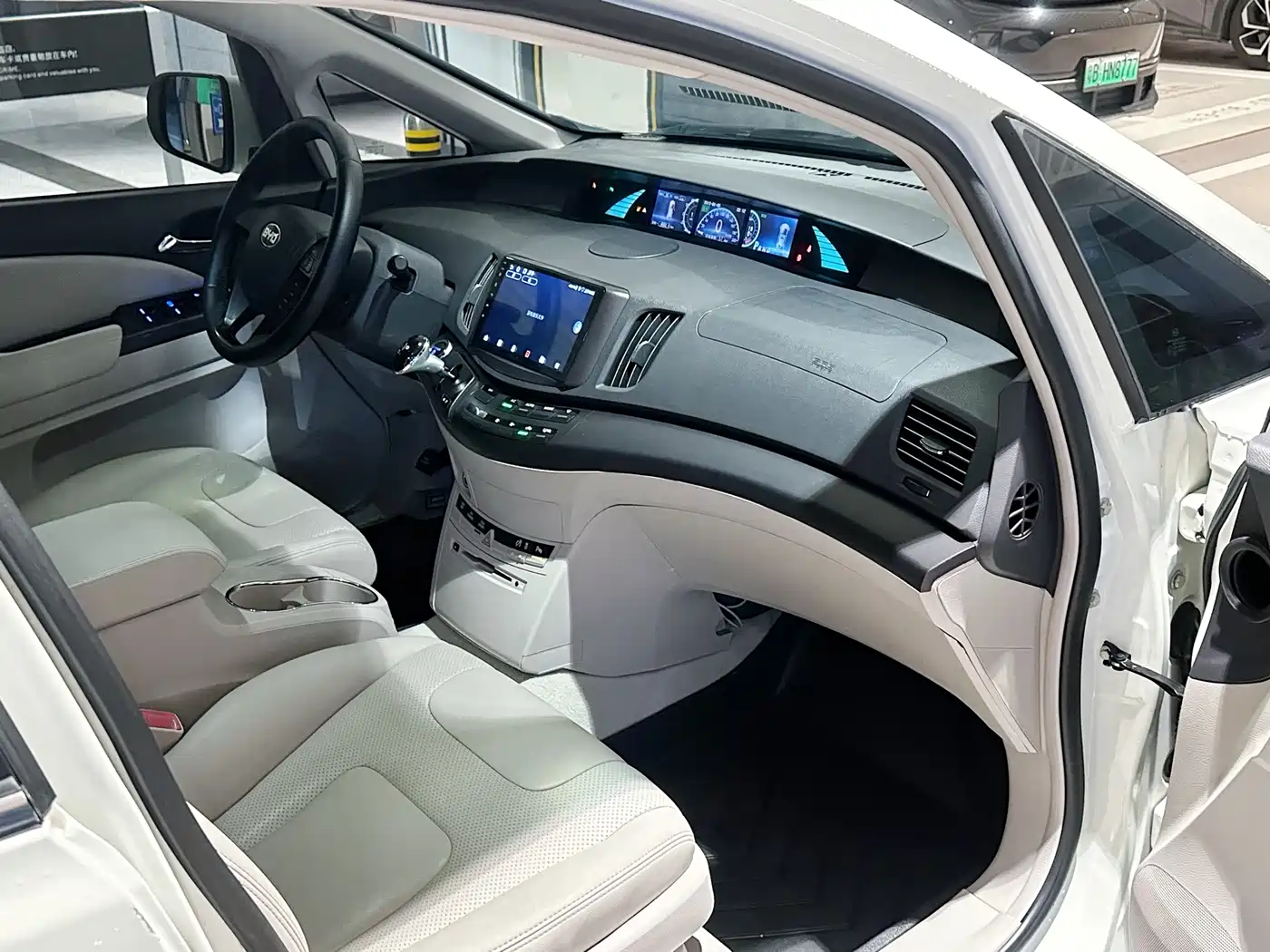 BYD e6 2016 2016 400 Luxury Edition
