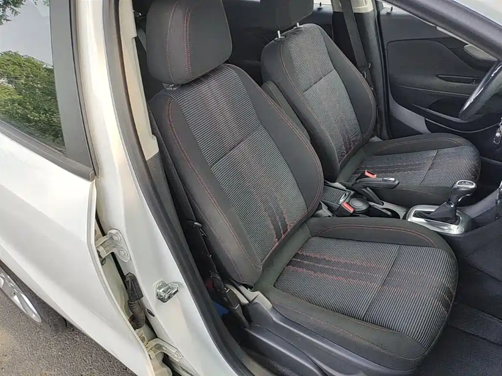 Buick Encore 2015 1.4T Automatic 2WD Urban Elite фото 25