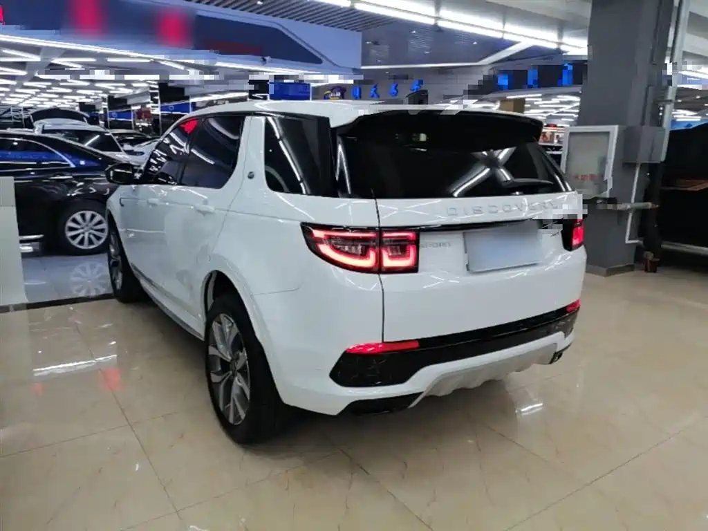 Land Rover Discovery Sport 2025 249PS Performance Tech Edition фото 5