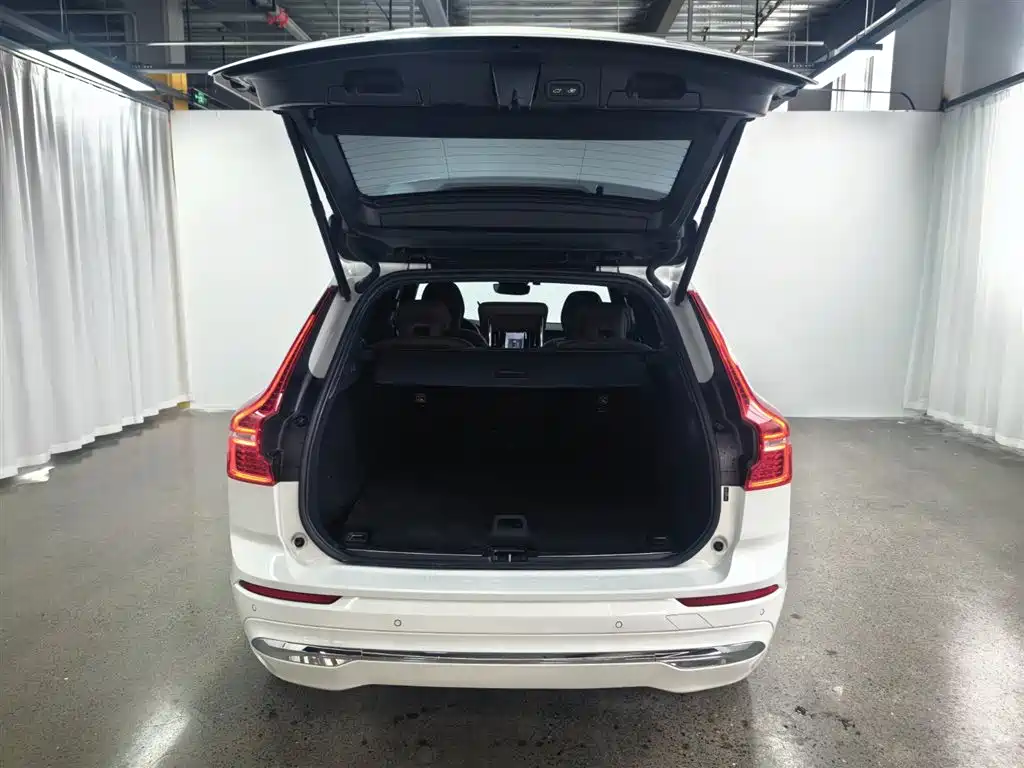 VOLVO XC60 PLUG IN HYBRID