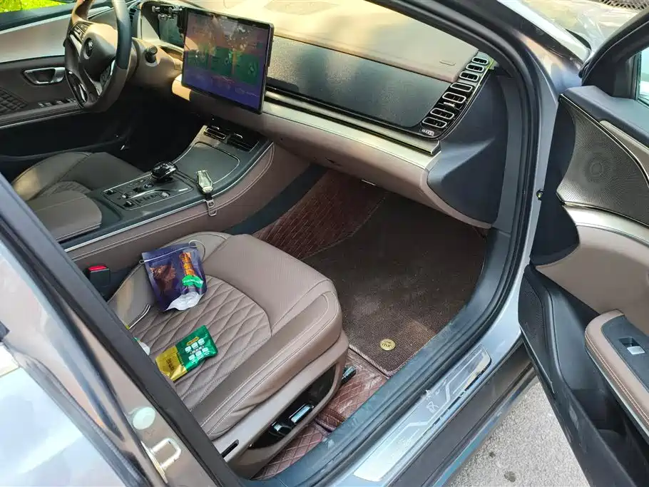 BYD Han 2022 DM-i 121KM Premium фото 8