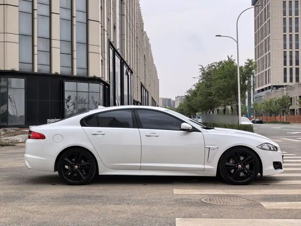 Jaguar XF 2014 2014 XF 3.0 SC Sport Club Limited Edition