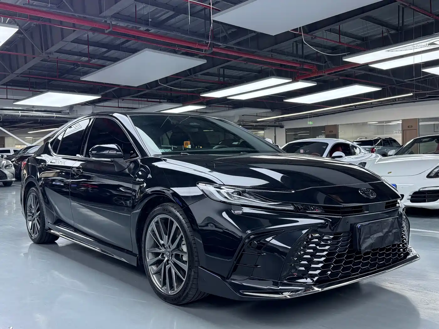 Toyota Camry 2024 Model Dual Hybrid 2.0HS Sport Edition фото 3