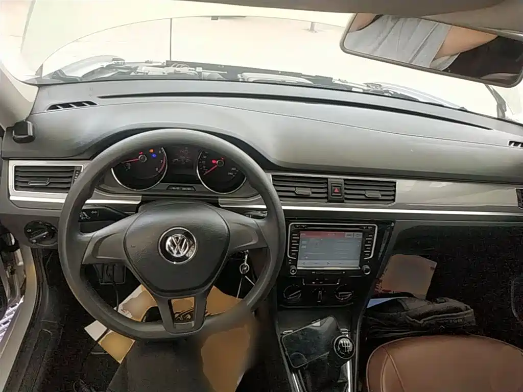 Volkswagen Bora 2016 Model 1.6L Manual Fashion фото 10