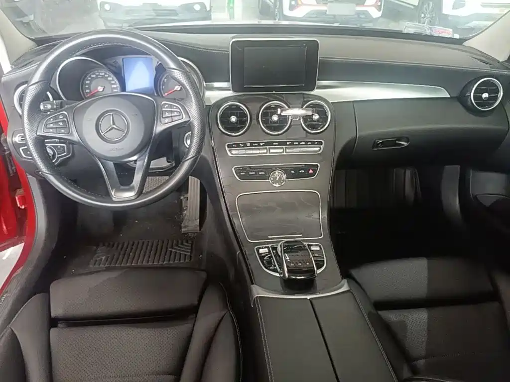 Фото 10 - Mercedes-Benz C-Class