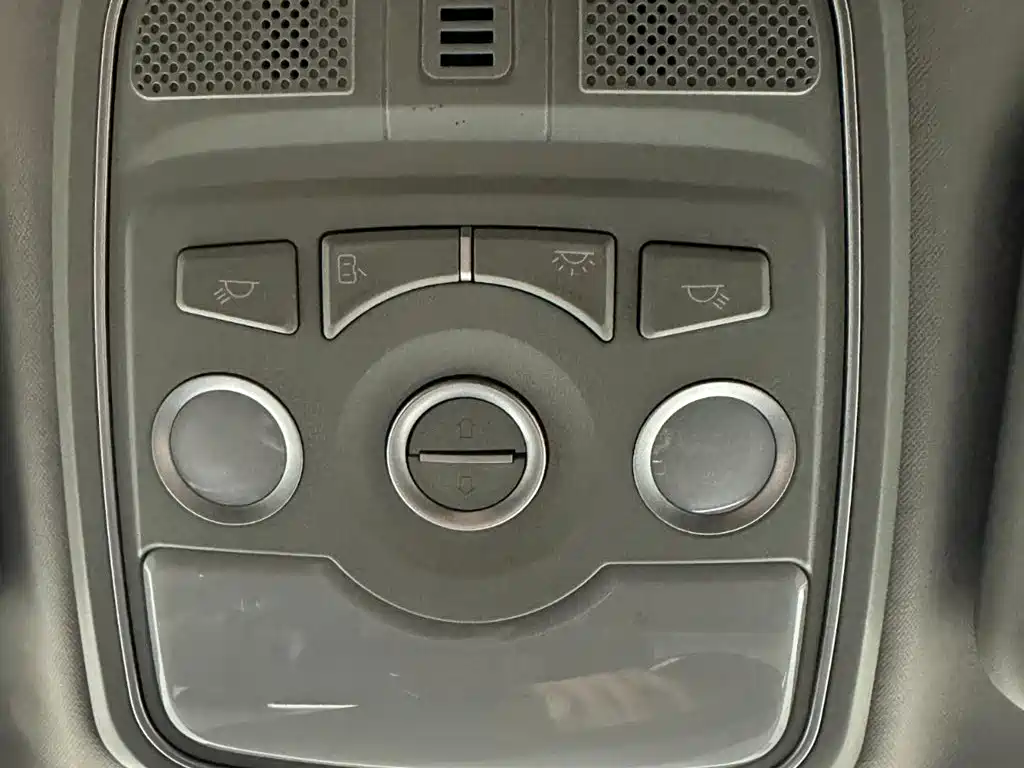 Haval M6 2021 PLUS 1.5T DCT Luxury Smart Connect фото 18