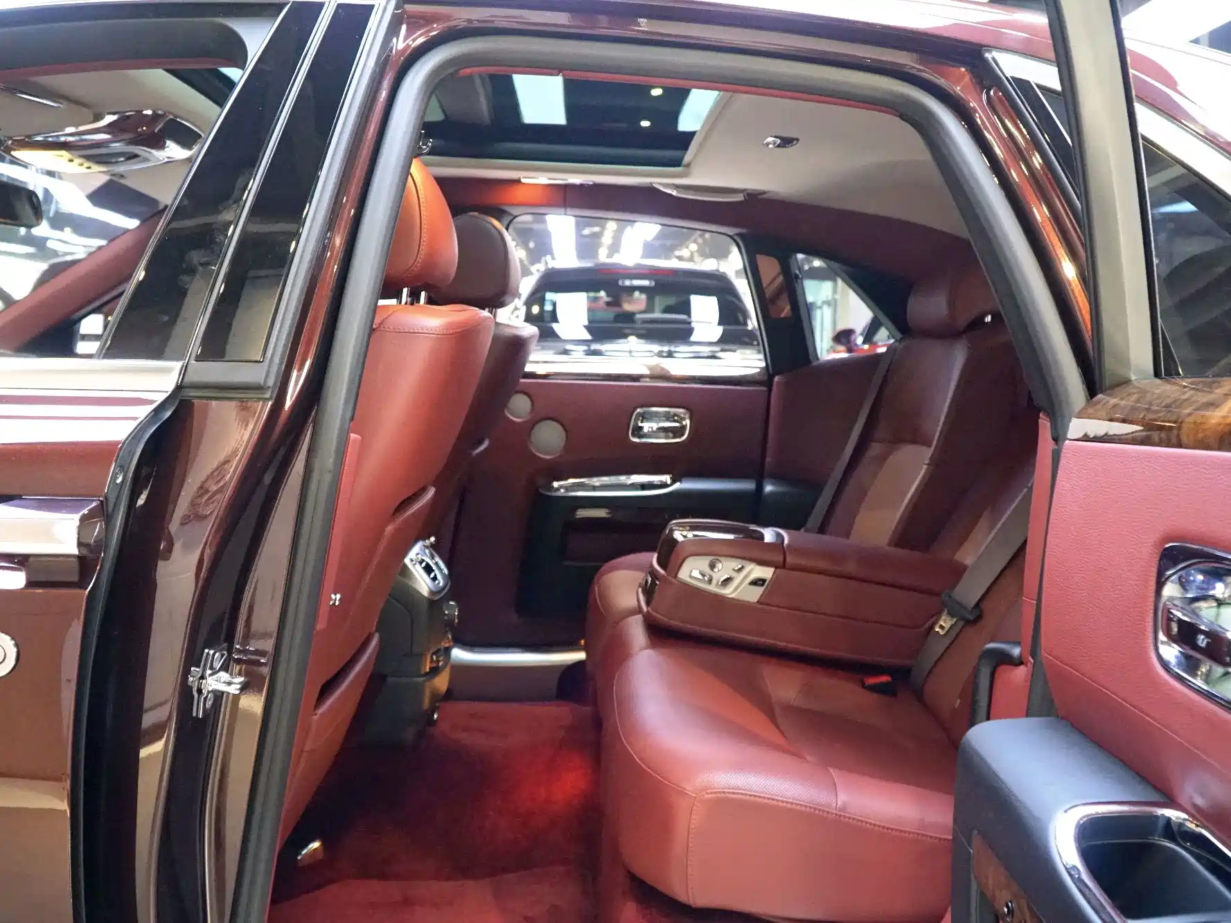 Фото 7 - Rolls-Royce Ghost