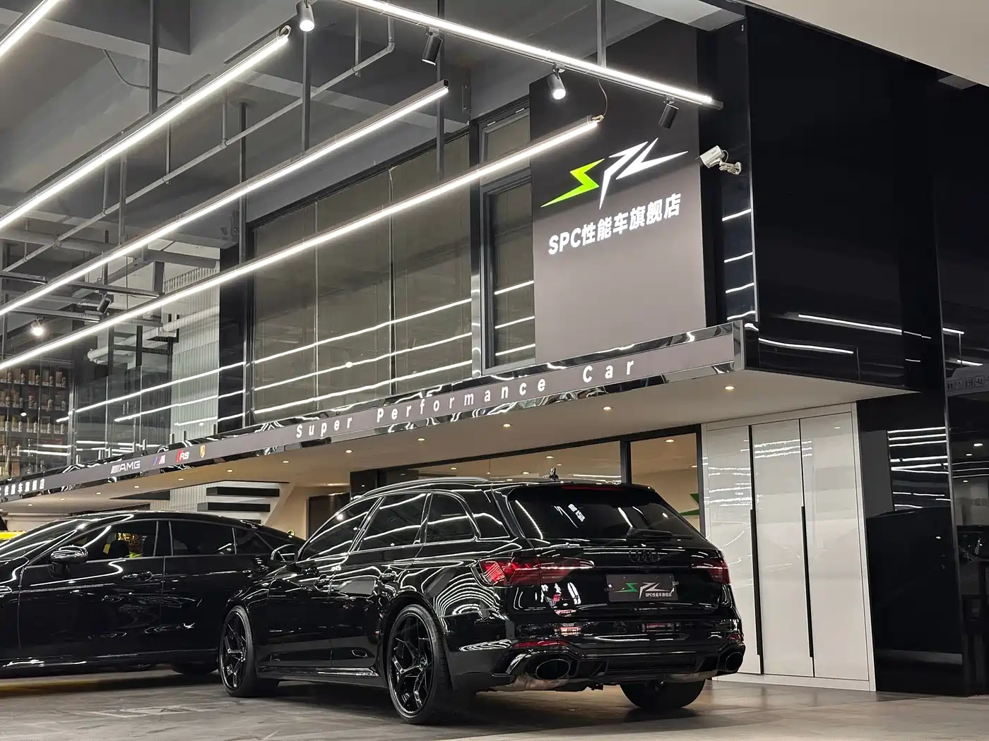 Audi RS 4 2023 Model RS4 Avant Obsidian Edition фото 16